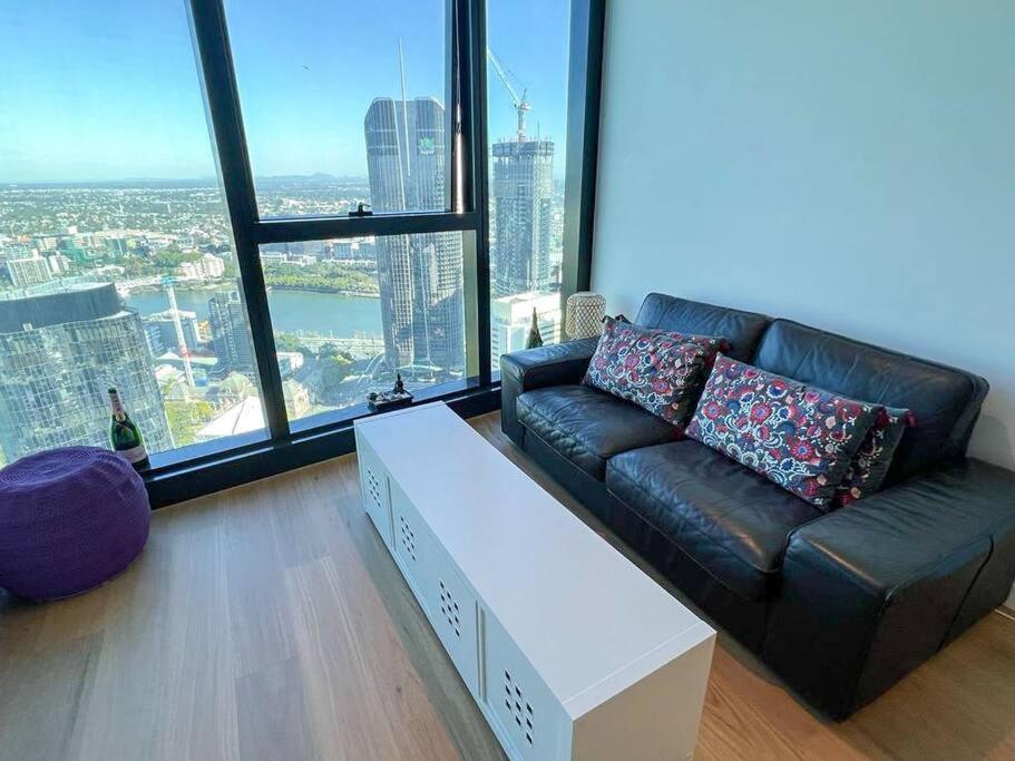 Executive River View 1 King Bed Cbd W Car Park Apartment