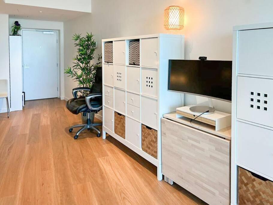 Apartment Executive River View 1 King Bed Cbd W Car Park